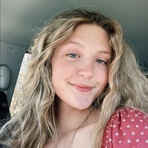 Meet your Posher, Leah